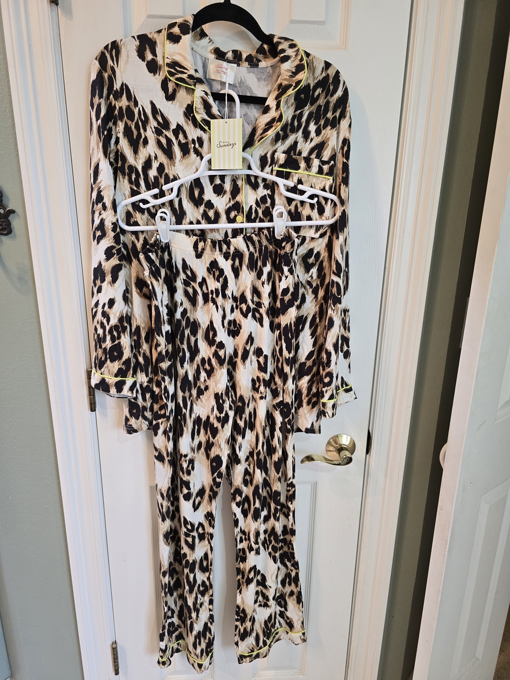 In My Sundays Leopard Print Pajama Set NWT Large